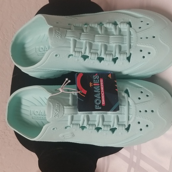 Skechers Shoes - 💥SHOES, Sketchers Foamies, NWT, Mint Green, Sz 6, Mules D'Lites as in Design